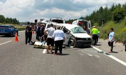 GÜNCELLEME - Bolu'da takla atan minibüsteki 1 kişi öldü, 10 kişi yaralandı