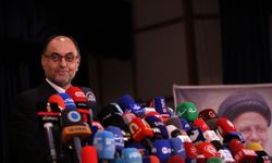 İran'da cumhurbaşkanı adaylığı için eski komutanlardan Hakkaniyan ile Tebriz Milletvekili başvuru yaptı