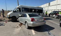 Kahramanmaraş'ta minibüs ile otomobil çarpıştı, 10 kişi yaralandı