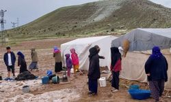 Kayseri'deki selde çadırları zarar gören tarım işçileri otele yerleştirildi