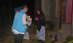 TDV, Endonezya'da vekalet yoluyla kesilen kurbanlıkların dağıtımını sürdürüyor
