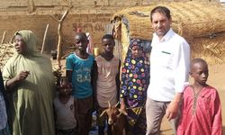 TDV gönüllülerinden Nijer'deki ihtiyaç sahibi ailelere keçi desteği