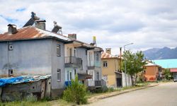 Tunceli Valisi Tekbıyıkoğlu, deprem riskine karşı kentte yürütülen çalışmaları inceledi: