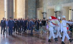 Türkiye Foto Muhabirleri Derneğinden 40. kuruluş yıl dönümünde Anıtkabir ziyareti