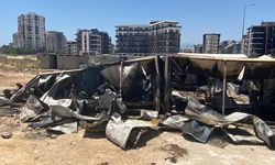 Antalya'da işçilerin kullandığı 6 konteyner yandı