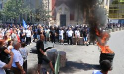 Arnavutluk'ta Belediye Başkanı Veliaj'ın istifasını talep eden protestolar sürüyor