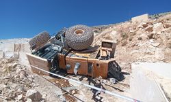 Burdur'da kepçenin devrilmesi sonucu 1 kişi öldü, 1 kişi yaralandı