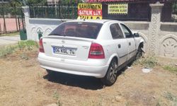 Elazığ'da bahçe duvarına çarpan otomobildeki 5 kişi yaralandı