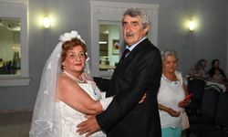 Evlendiklerinde düğün yapamayan Aydınlı çift, 56 yıl sonra gelinlik ve damatlık giydi
