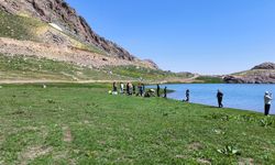 Hakkari'de doğaseverler Sat Buzul Gölleri'nin bulunduğu bölgeyi gezdi