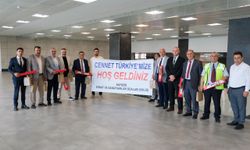 Kayseri'ye gelen gurbetçiler çiçekle karşılandı