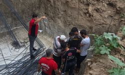 Mersin'de inşaat temel çukuruna düşen işçi yaralandı