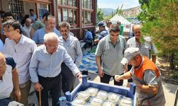 Nallıhan'da vatandaşlara aşure ikramında bulunuldu