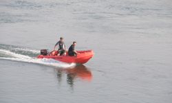 Şırnak'ta Dicle Nehri'nde akıntıya kapılan 2 kişi kurtarıldı