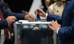 Fransa’da genel seçimlerin ilk sonuçları: Sol ittifak birinci sıraya yerleşti