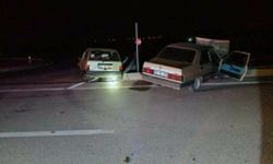 Afyonkarahisar'da 2 otomobilin çarpıştığı kazada 7 kişi yaralandı