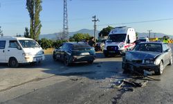 Bursa'da zincirleme trafik kazasında 2 kişi yaralandı