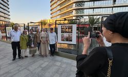 Fotoğraf sanatçıları "renk" temasıyla havuz üzerinde sergi açtı