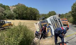 Kütahya'da devrilen kamyonun sürücüsü öldü