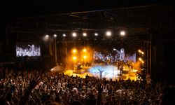 Mert Demir Harbiye'de konser verdi