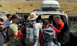 Tunceli'de dağlık arazide mahsur kalan baba oğulun yardımına ekipler yetişti