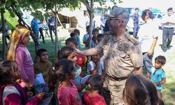 Eskişehir'de jandarma mevsimlik tarım işçilerine KADES'i tanıttı