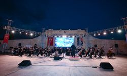 Hacettepe Üniversitesi Senfoni Orkestrası, sezonun ilk konserini yeni öğrenciler için verdi