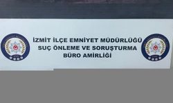 Kocaeli'de sahte altınla kuyumcuları dolandırdığı öne sürülen 2 şüpheli yakalandı