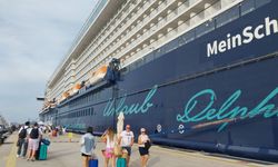 "Mein Schiff 5" kruvaziyeri Bodrum Limanı'na demirledi