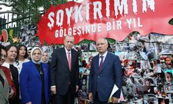 Cumhurbaşkanı Erdoğan "Soykırımın Gölgesinde Bir Yıl" panosunu ziyaret etti