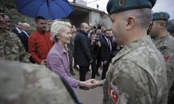 AB Komisyonu Başkanı von der Leyen, Bosna Hersek'te sel felaketi yaşanan bölgeyi ziyaret etti