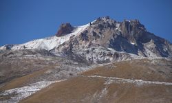 Erciyes Kayak Merkezi'ne kar yağdı