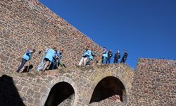 Erzurum'da din görevlileri ecdadın vatan savunması yaptığı tarihi tabyayı temizledi