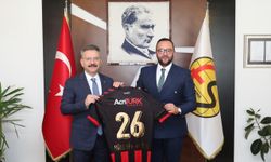 Eskişehir Valisi Hüseyin Aksoy'dan Eskişehirspor'a ziyaret