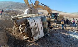 Kahramanmaraş'ta devrilen kamyonun sürücüsü öldü