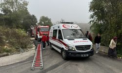 Kocaeli'de devrilen kamyonun sürücüsü yaralandı