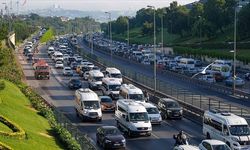 İstanbul'da haftanın ilk iş gününde trafik yoğunluğu yaşanıyor