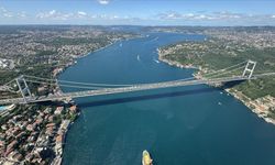 İstanbul Boğazı'nda gemi trafiği askıya alındı