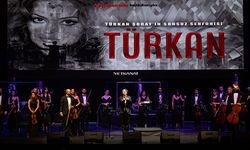 "Türkan Şoray'ın Sonsuz Senfonisi" konserinde Şoray, Ankaralı sanatseverlerle bir araya geld