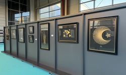 Hattat Bilal Akkaya'nın "Yeni Yüzyıl" sergisi MÜSİAD EXPO'da sanatseverle buluştu