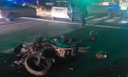 İzmir'de otomobille çarpışan motosikletteki 2 kişi yaralandı