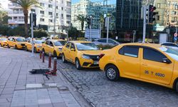 İzmir'de taksicilerden korsan taksiciliğe konvoylu tepki