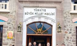 Nallıhanlı öğrenciler, eski TBMM binaları ile Anıtkabir'i ziyaret etti