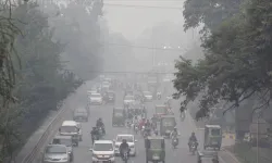 Pakistan'da hava kirliliği nedeniyle eğitime ara verildi