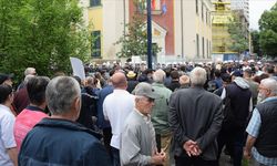 Arnavutluk'ta Tiran Belediye Başkanı Veliaj'ın istifasının istendiği protestolar sürüyor