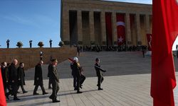 Devlet erkanı, Anıtkabir'de Ata'nın huzuruna çıktı