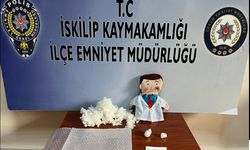 Çorum'da oyuncak bebeğin içine uyuşturucu sakladığı belirlenen 8 kişi yakalandı