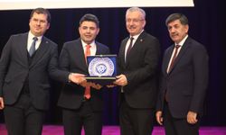 Erzincan'da "Türkiye Yüzyılında Ulaştırma Vizyonu" sempozyumu düzenlendi