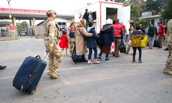 Hatay Valisi Masatlı'dan Suriyelilerin ülkesine döndüğü sınır kapılarında inceleme