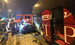 Kayseri'de 2 yolcu otobüsü ile 1 otomobilin karıştığı trafik kazasında 2 kişi öldü, 1 kişi yaralandı